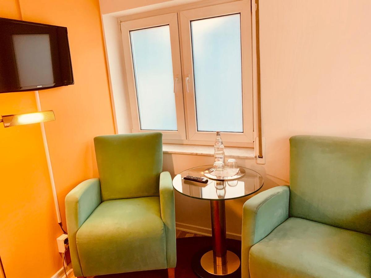 קלן Hotel Gasthaus Zur Eule מראה חיצוני תמונה